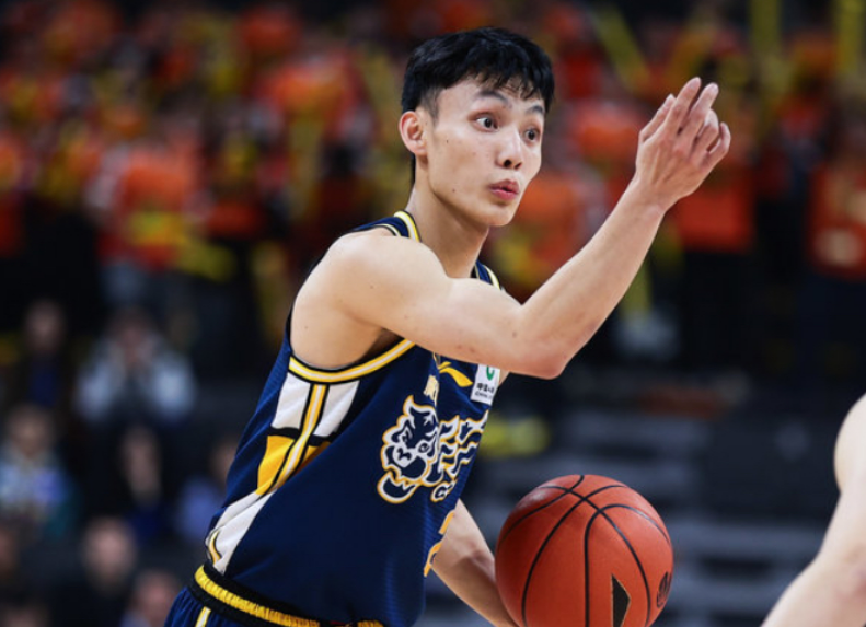 乐竞体育广东男篮注册7人：徐杰张昊张皓嘉均只剩一年B类合同 进入合同年